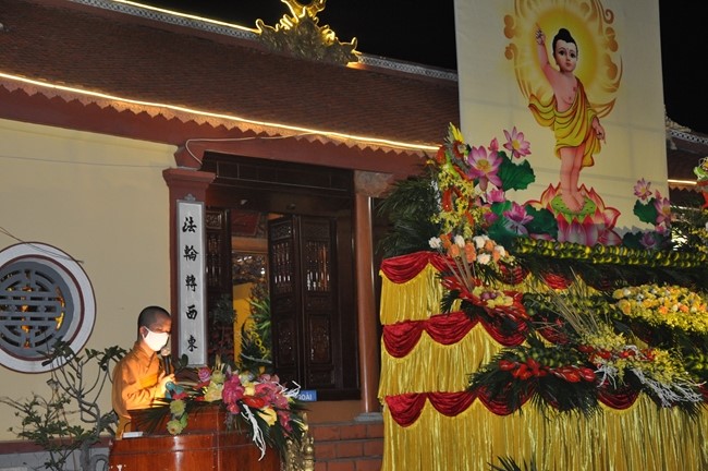 Leaders of agencies congratulate on Buddha's birthday to Tieu Dao pagoda